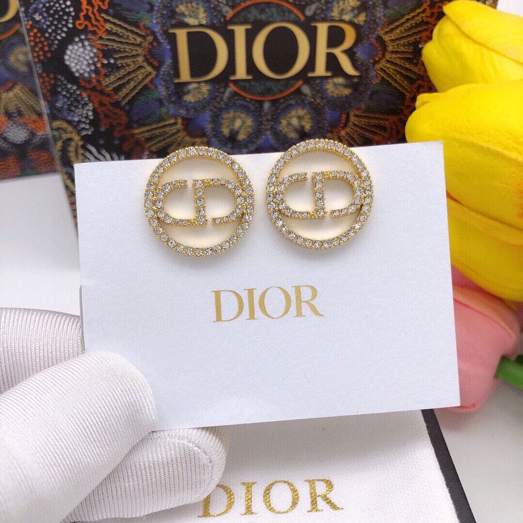 Dior 30 Montaigne 18K Gold Earrings product image 3, provided for visual reference and product detail review