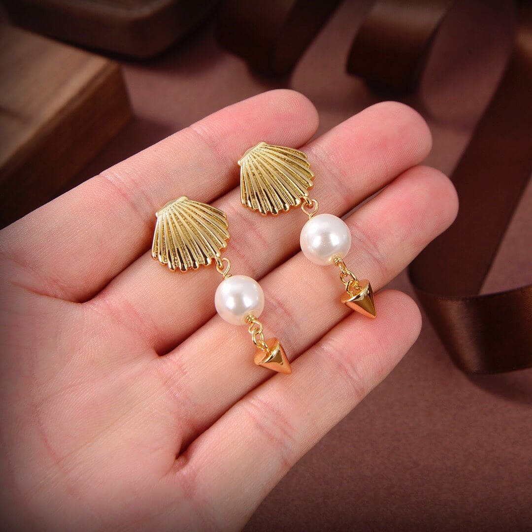 Dior Sea Garden 18K Gold Earrings product image 2, provided for visual reference and product detail review