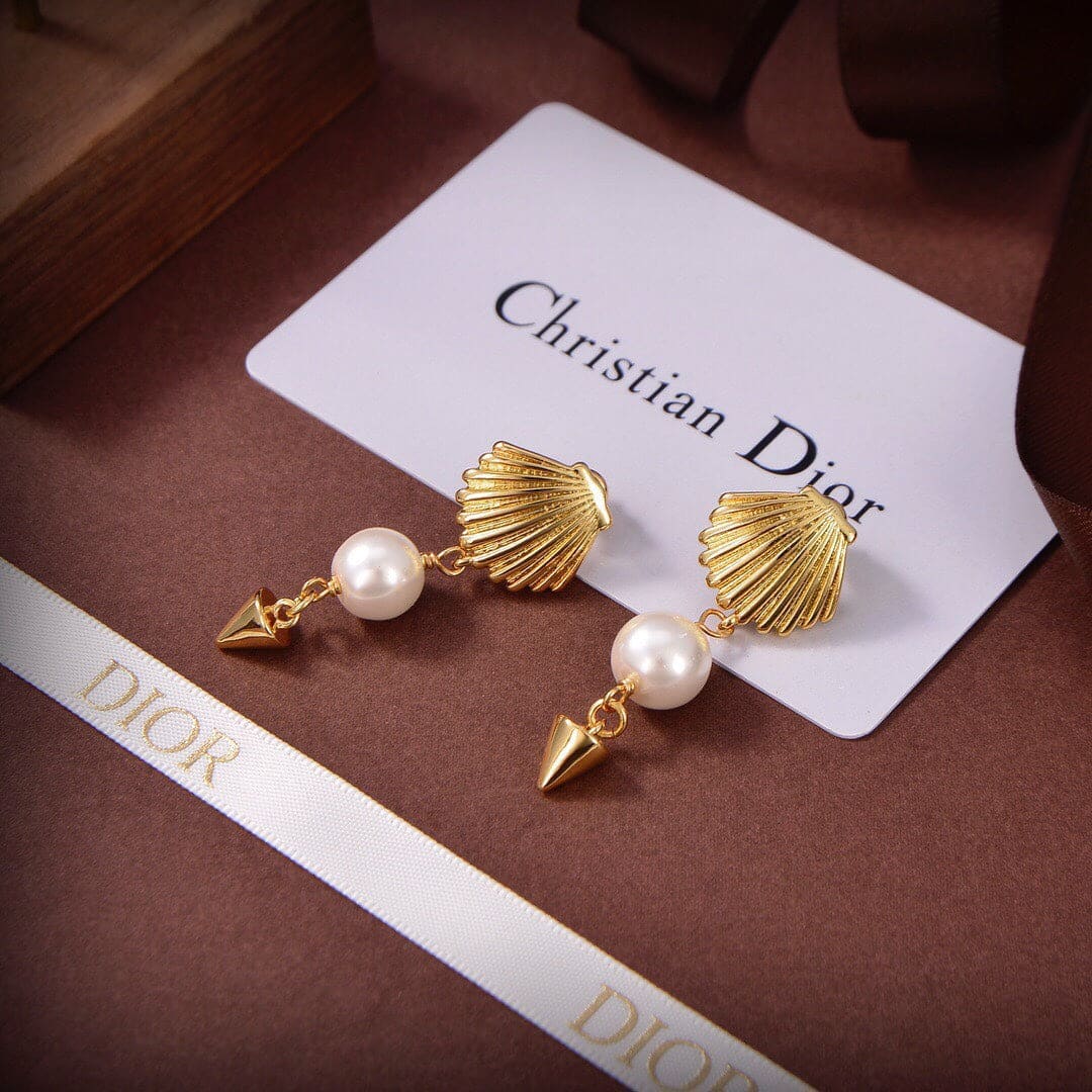 Dior Sea Garden 18K Gold Earrings product image 4, provided for visual reference and product detail review