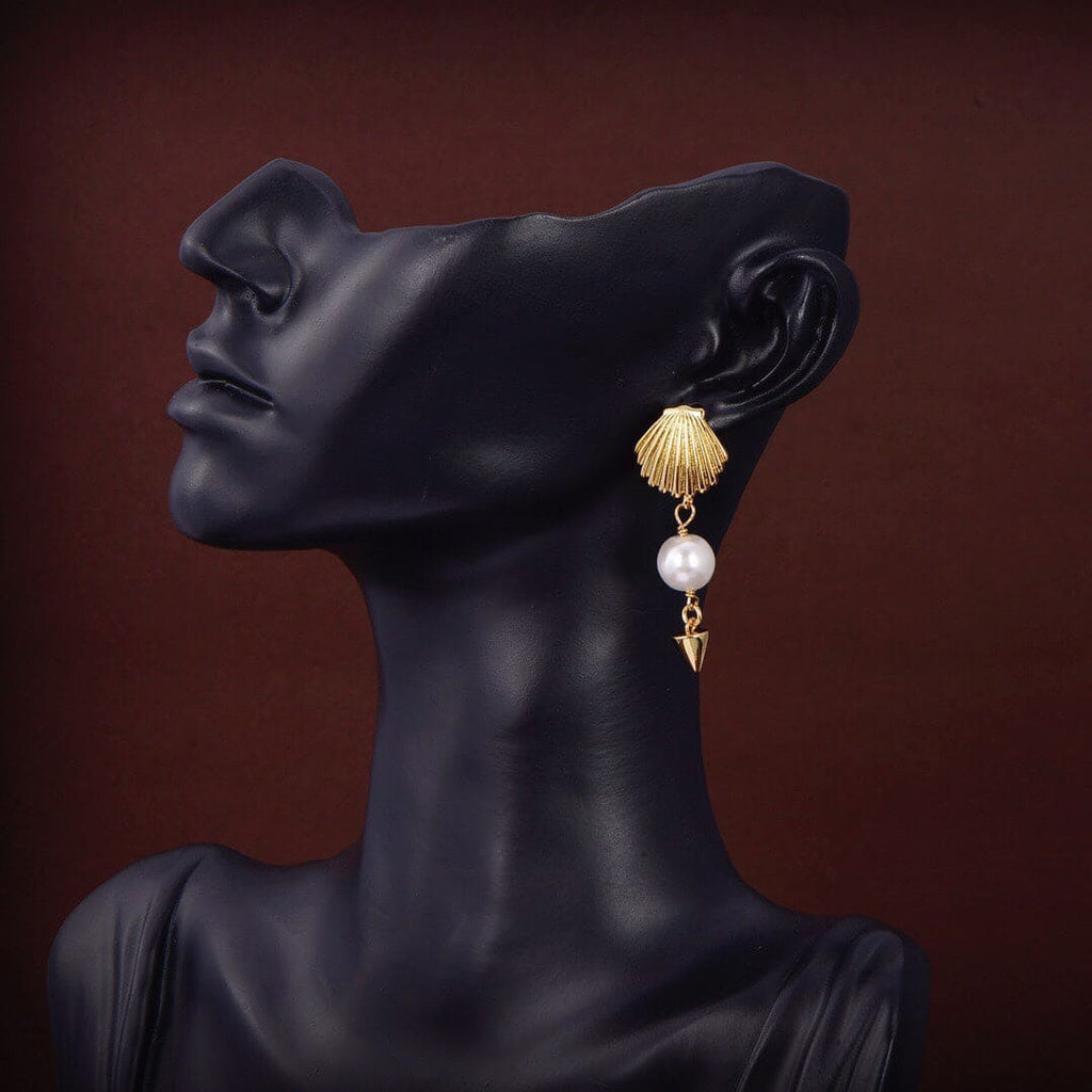 Dior Sea Garden 18K Gold Earrings product image 3, provided for visual reference and product detail review