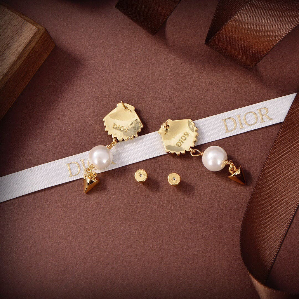 Dior Sea Garden 18K Gold Earrings product image 6, provided for visual reference and product detail review