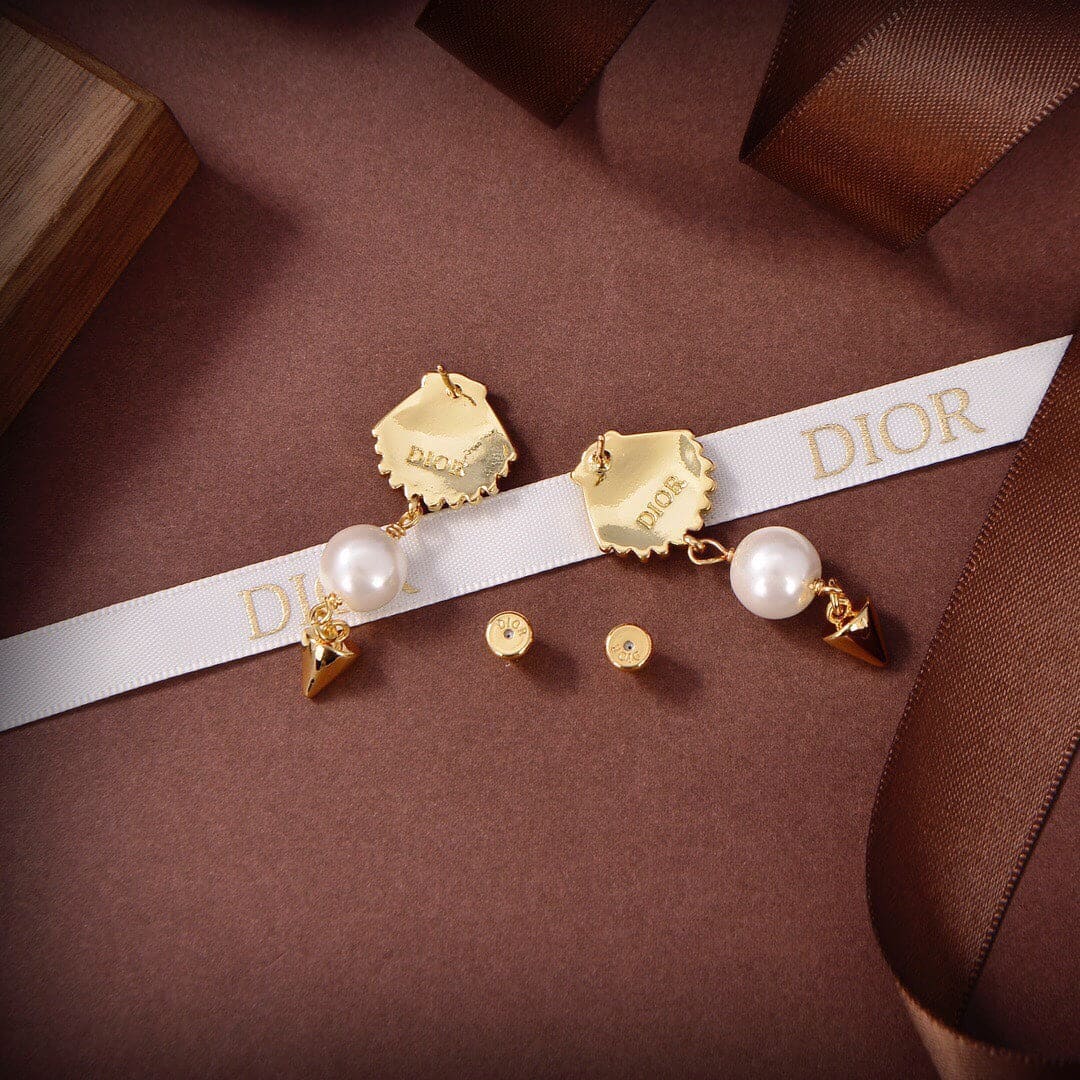 Dior Sea Garden 18K Gold Earrings product image 6, provided for visual reference and product detail review