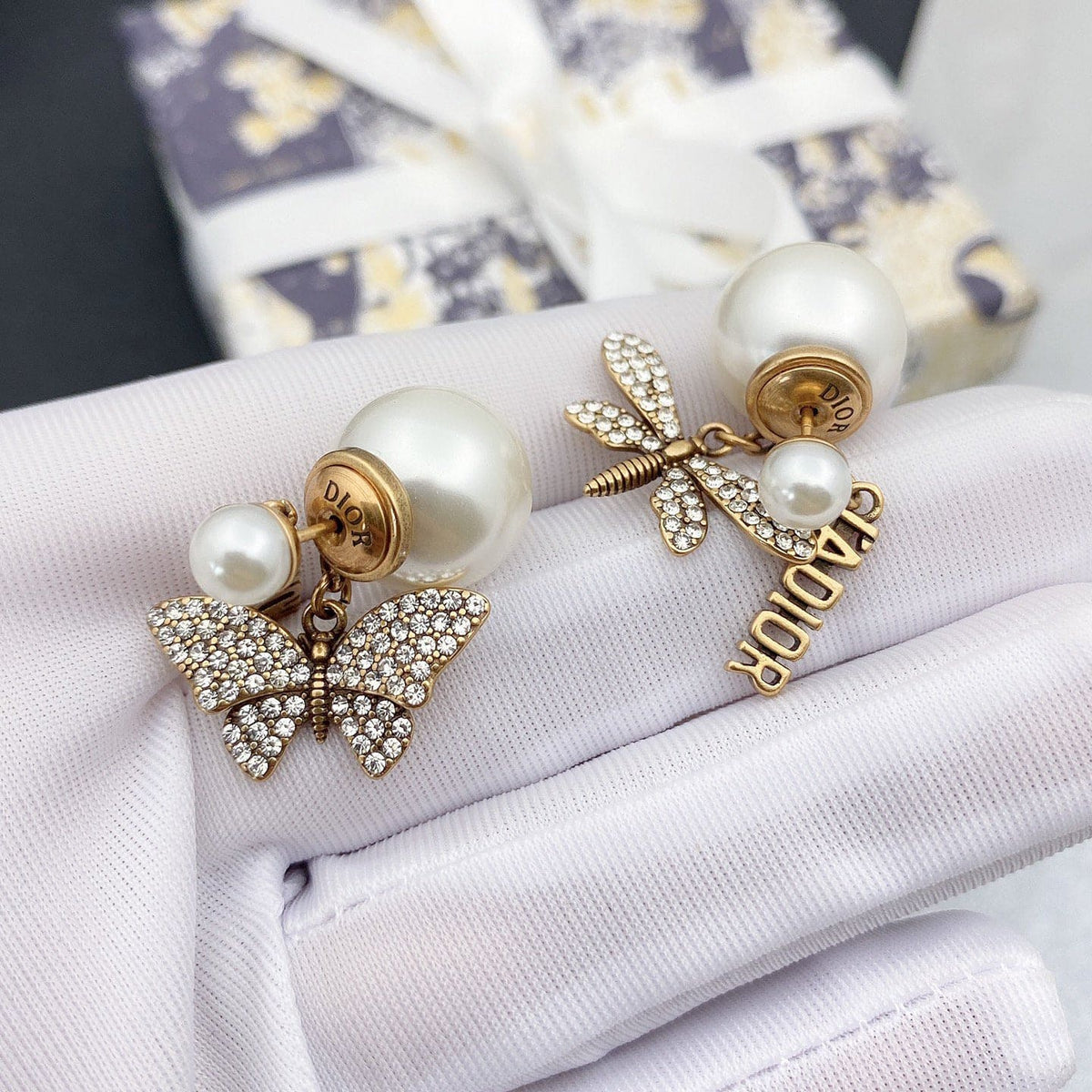 Dior Dragonfly/ Butterfly Pearl 18K Gold Earrings product image 2, provided for visual reference and product detail review