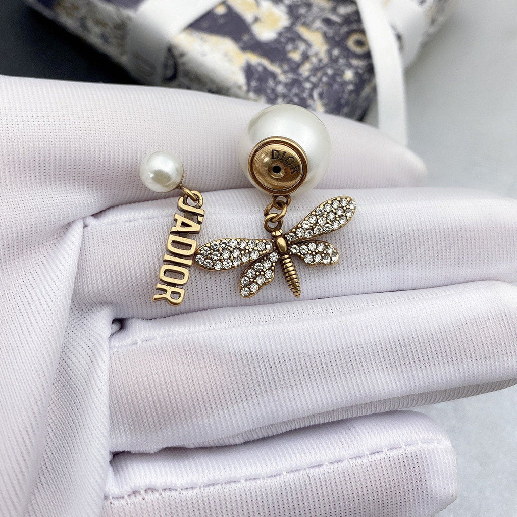 Dior Dragonfly/ Butterfly Pearl 18K Gold Earrings product image 4, provided for visual reference and product detail review