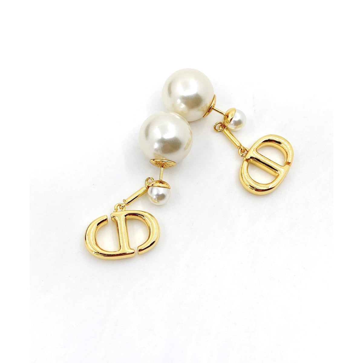 Tribales Pearl 18K Gold Earrings product image 1, provided for visual reference and product detail review