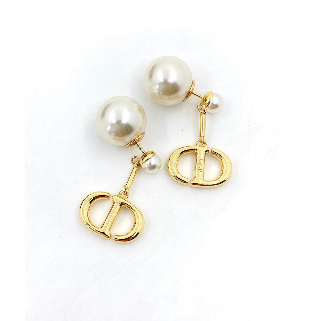 Tribales Pearl 18K Gold Earrings product image 5, provided for visual reference and product detail review