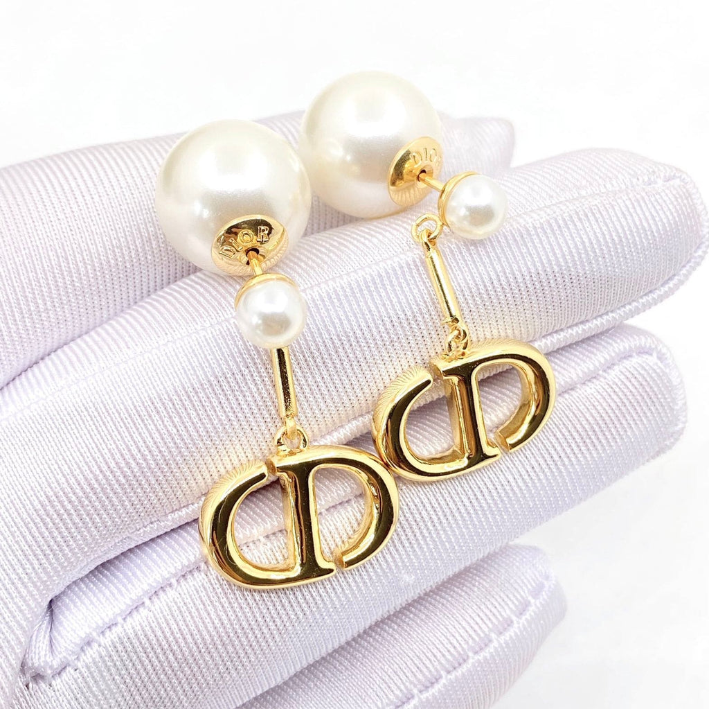 Tribales Pearl 18K Gold Earrings product image 6, provided for visual reference and product detail review