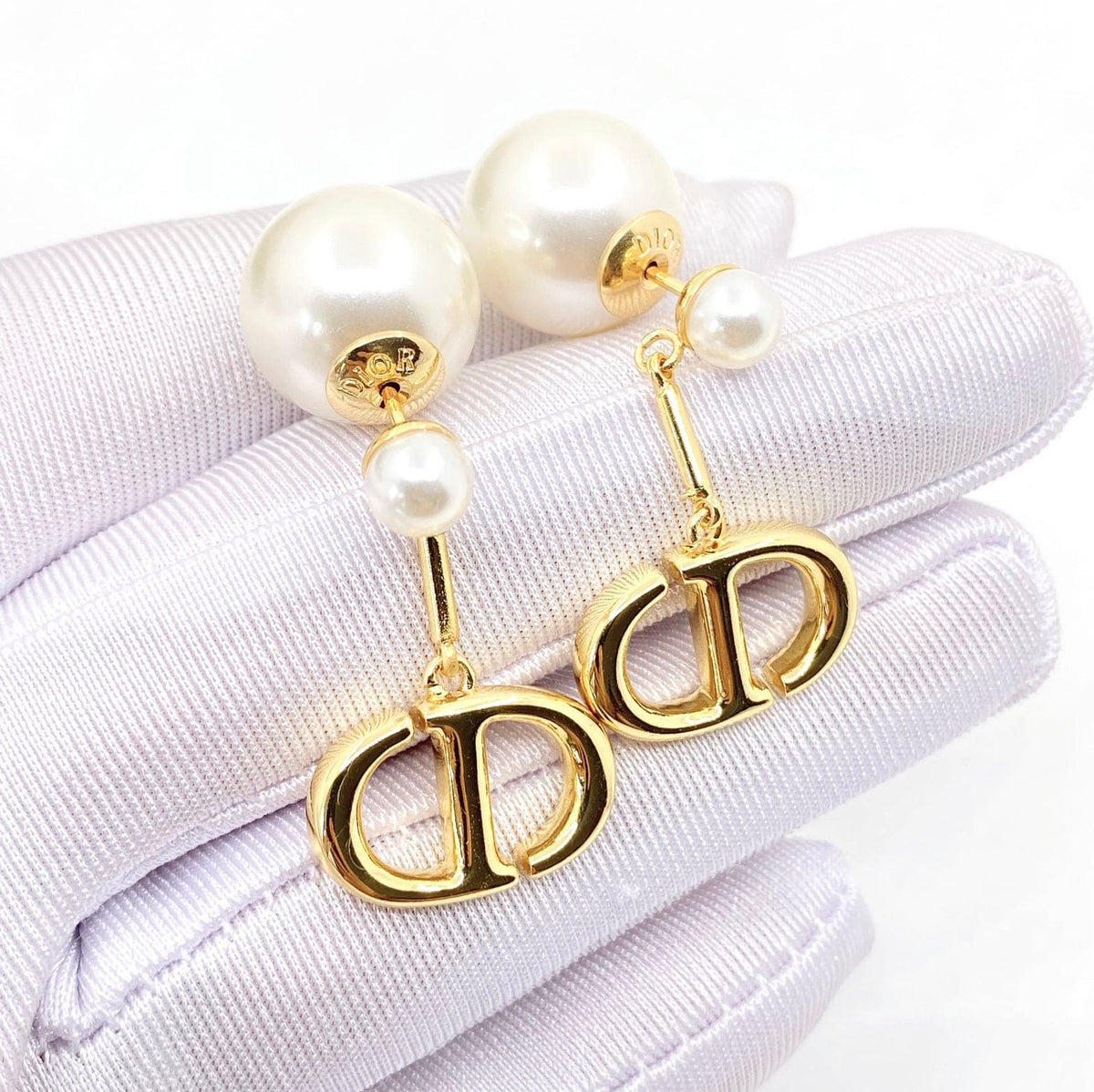 Tribales Pearl 18K Gold Earrings product image 6, provided for visual reference and product detail review