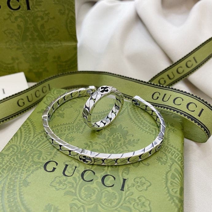 Double Gucci Interlocking Gucci Cuff Bracelet product image 5, provided for visual reference and product detail review