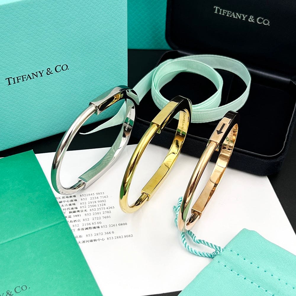 Tiffany Lock Bangle 18K Gold Bracelet product image 4, provided for visual reference and product detail review