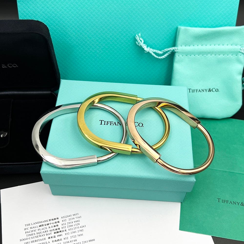 Tiffany Lock Bangle 18K Gold Bracelet product image 5, provided for visual reference and product detail review