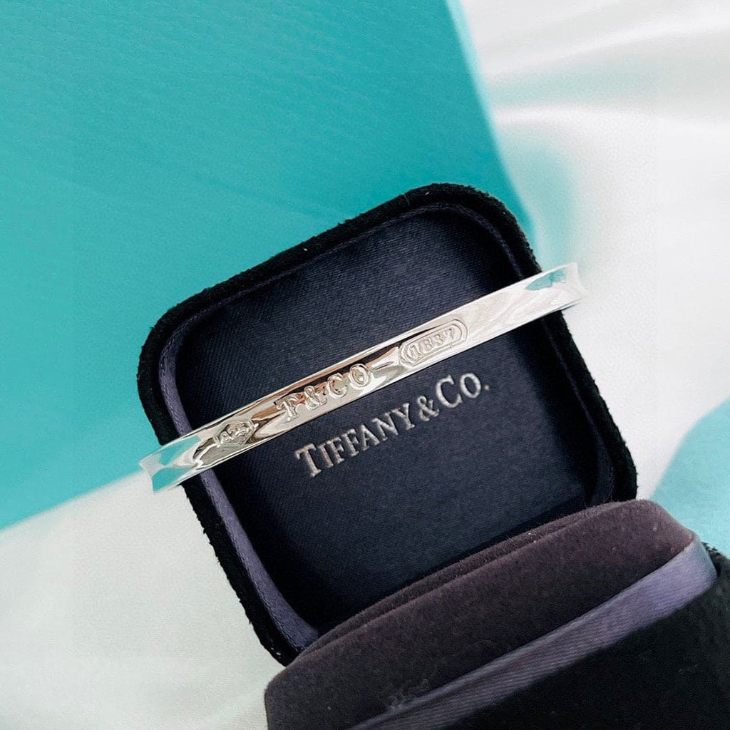 Tiffany 1837 Cuff 18K Gold Bracelet product image 7, provided for visual reference and product detail review