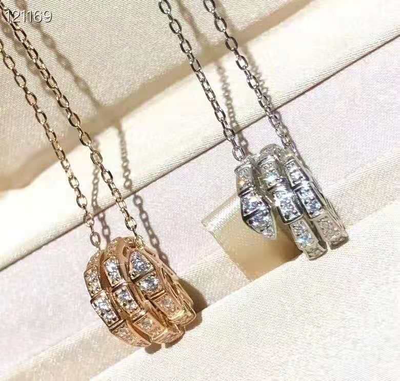 Bvlgari Serpenti Viper Pave Diamonds 18K Gold Necklace product image 8, provided for visual reference and product detail