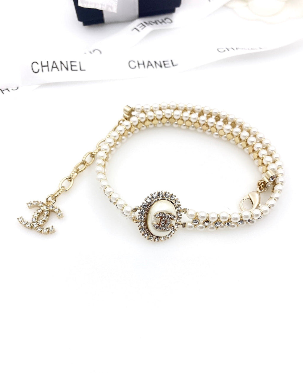 Chanel Pearl 18K Gold Necklace product image 3, provided for visual reference and product detail review