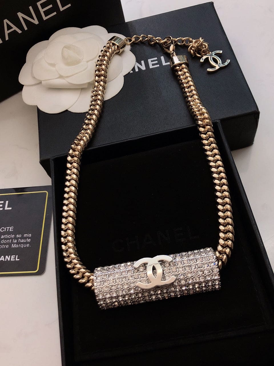 Chanel Diamonds Chain 18K Gold Necklace product image 7, provided for visual reference and product detail review