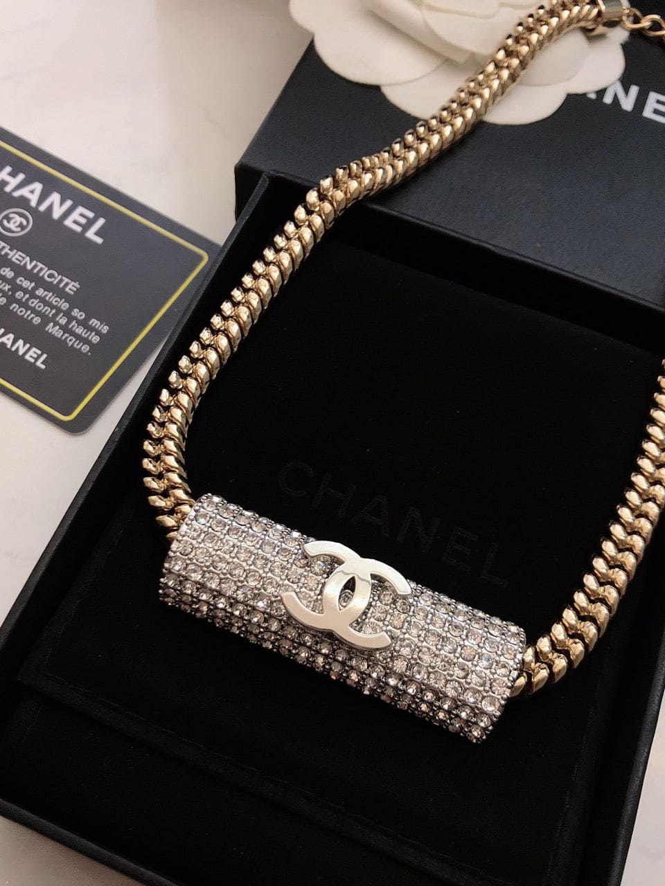 Chanel Diamonds Chain 18K Gold Necklace product image 9, provided for visual reference and product detail review