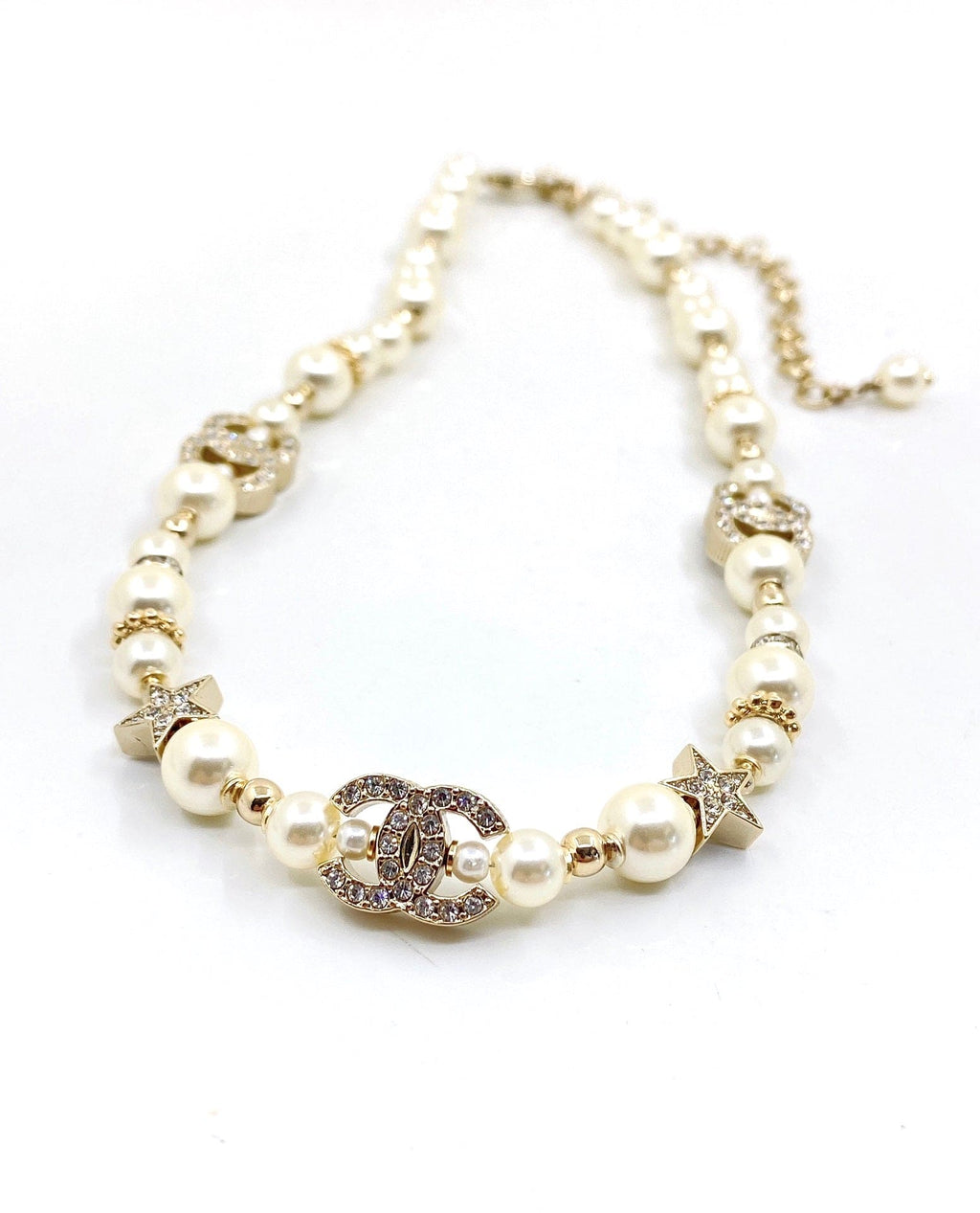 Chanel Pearl Diamonds 18K Gold Necklace product image 3, provided for visual reference and product detail review
