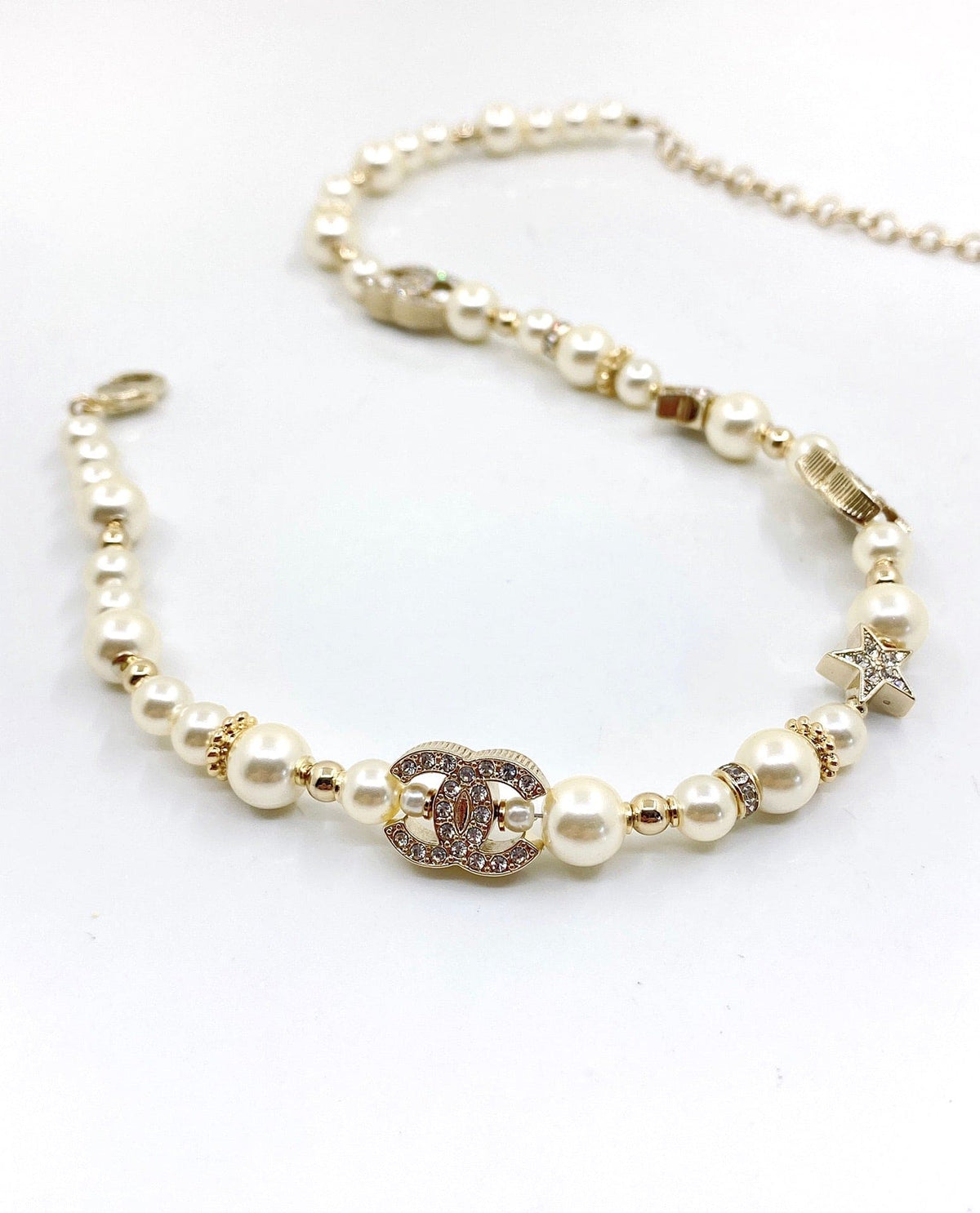 Chanel Pearl Diamonds 18K Gold Necklace product image 4, provided for visual reference and product detail review