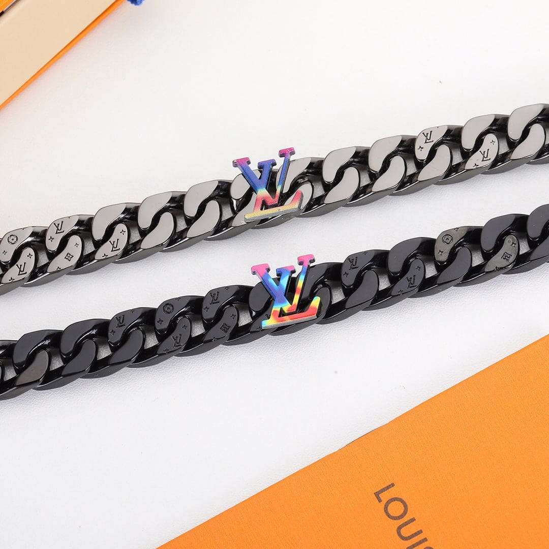 Louis Vuitton Rainbow Chain Link 18K Gold Bracelet product image 4, provided for visual reference and product detail review