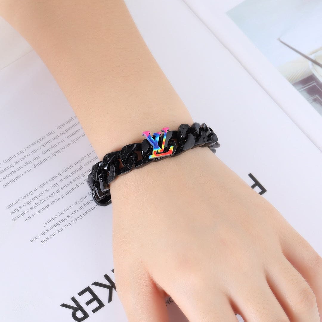 Louis Vuitton Rainbow Chain Link 18K Gold Bracelet product image 8, provided for visual reference and product detail review
