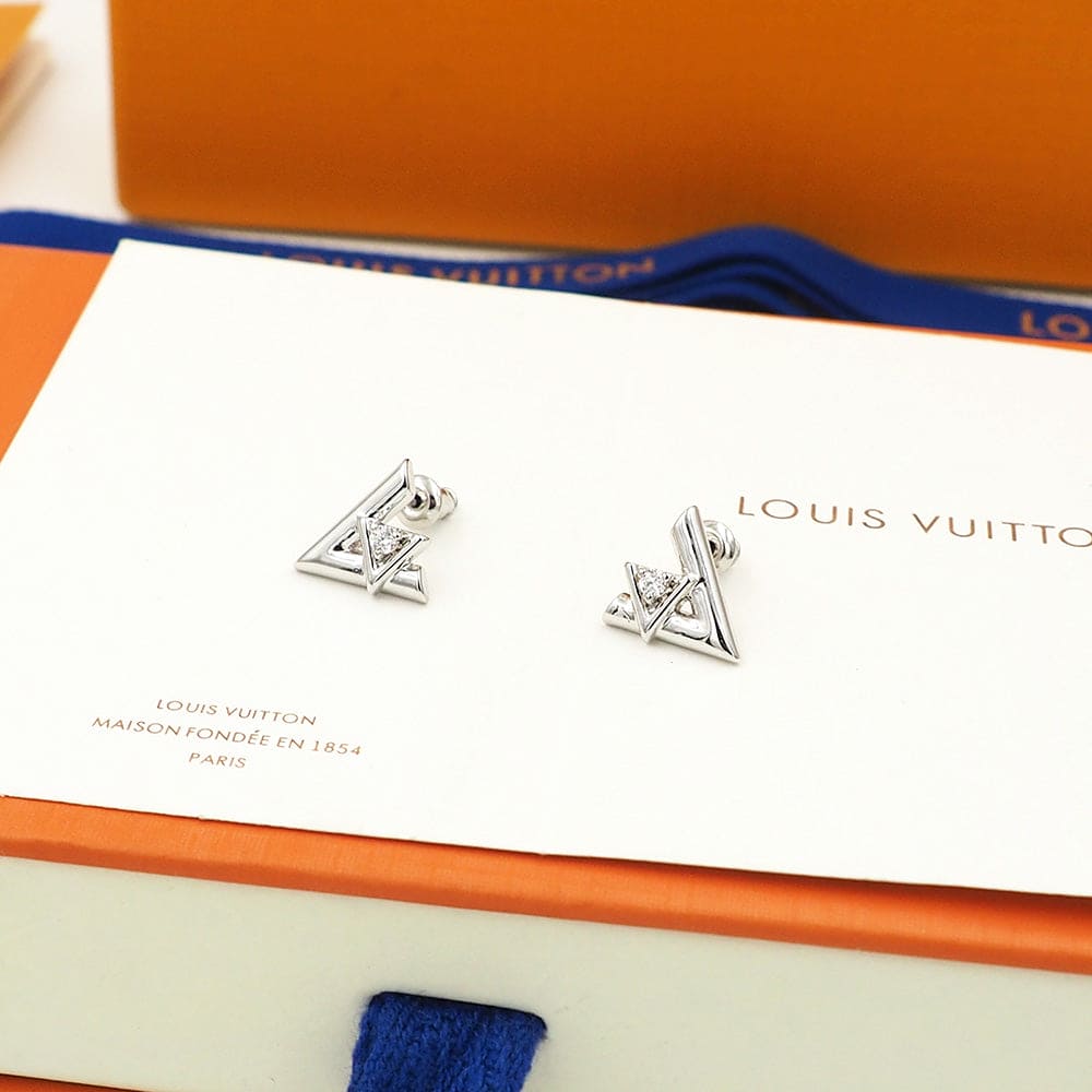 Louis Vuitton Volt One 18K Gold Earrings product image 7, provided for visual reference and product detail review