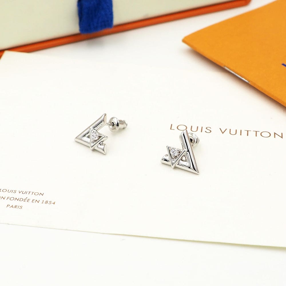 Louis Vuitton Volt One 18K Gold Earrings product image 10, provided for visual reference and product detail review