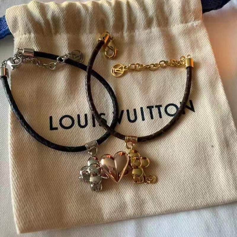 Louis Vuitton Vivienne Amour 18K Gold Bracelet product image 2, provided for visual reference and product detail review