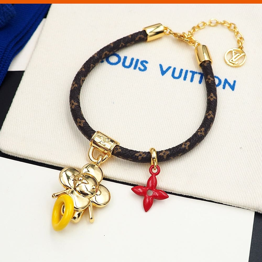 Louis Vuitton VIVIENNE POOL 18K Gold Bracelet product image 6, provided for visual reference and product detail review