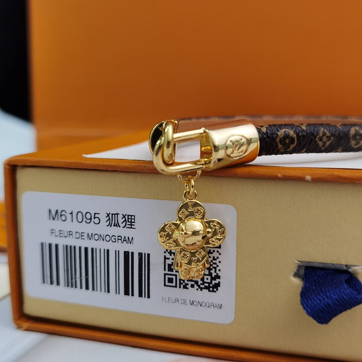 Louis Vuitton Vivienne 18K Gold Bracelet product image 3, provided for visual reference and product detail review