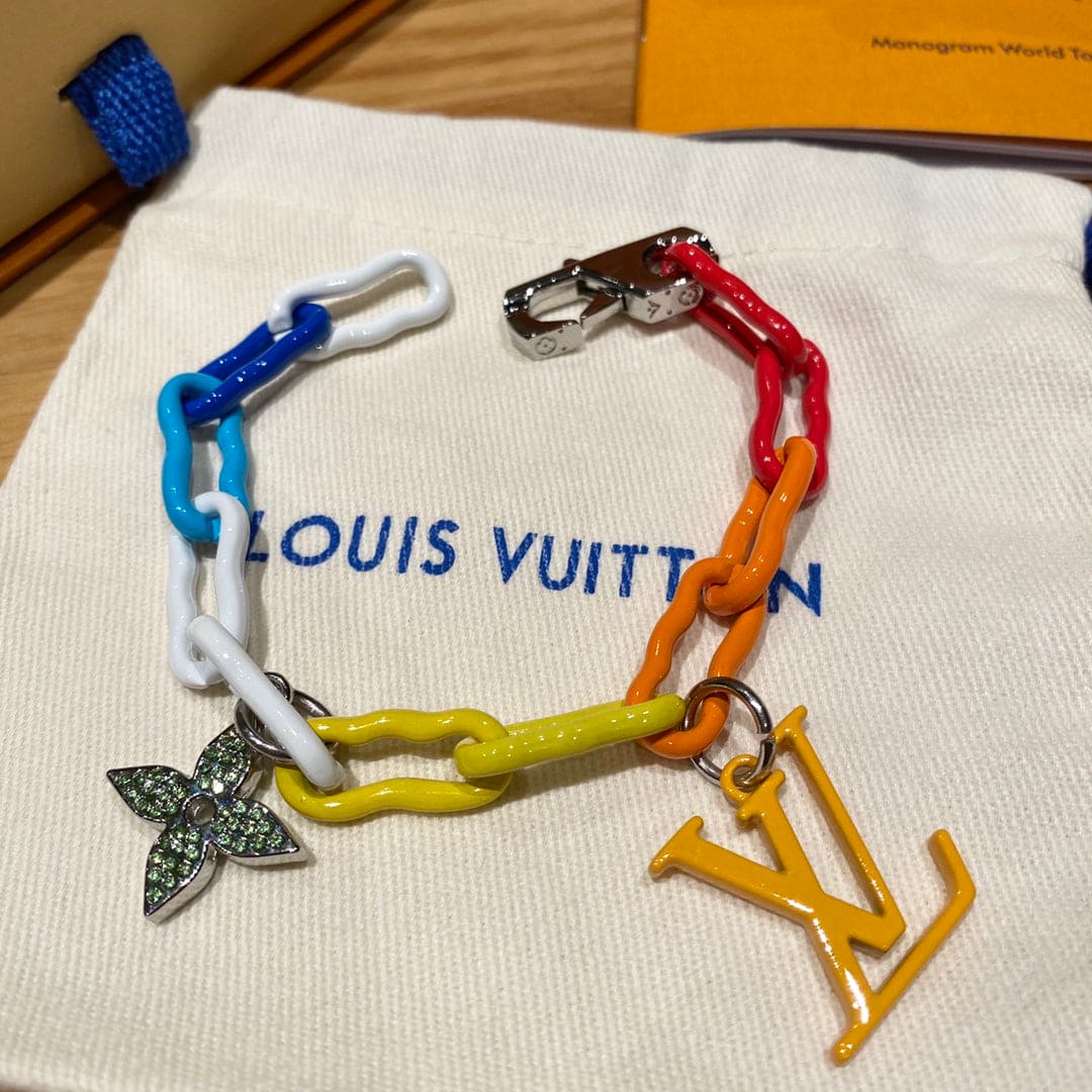Louis Vuitton Rainbow Ceramic Chain 18K Gold Bracelet product image 3, provided for visual reference and product detail