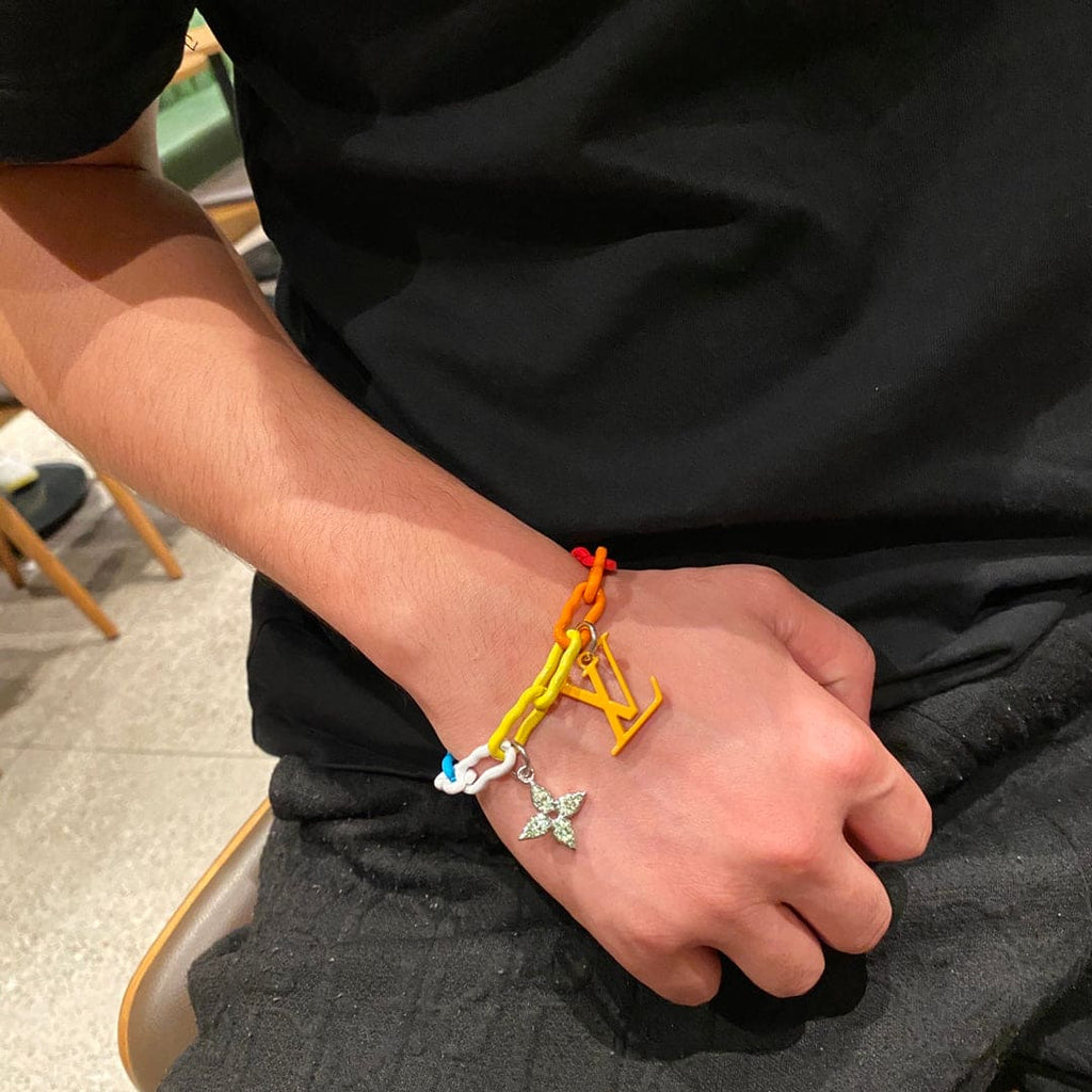 Louis Vuitton Rainbow Ceramic Chain 18K Gold Bracelet product image 9, provided for visual reference and product detail