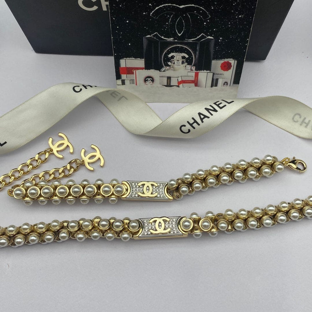 Chanel Pearls Chain 18K Gold Necklace product image 2, provided for visual reference and product detail review