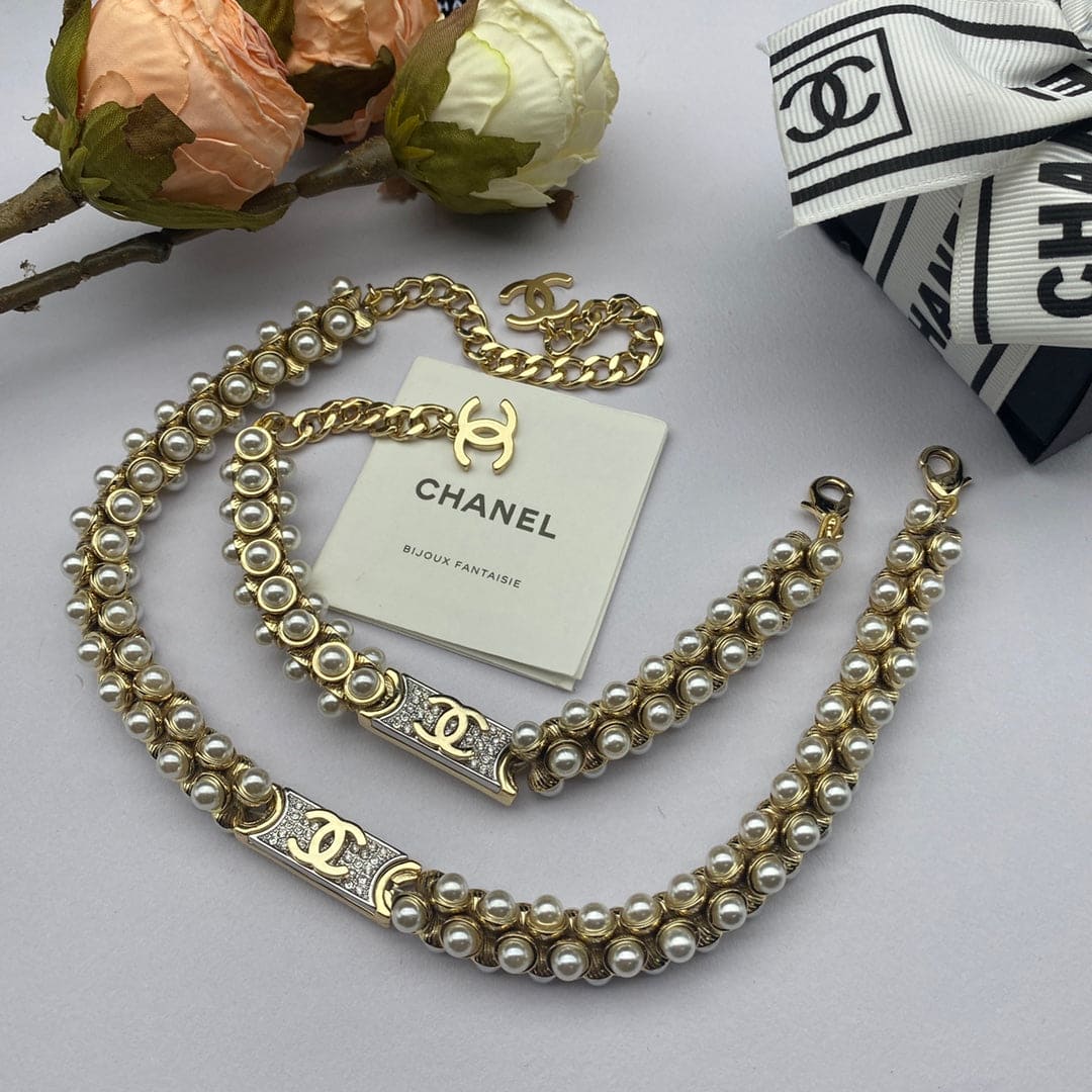 Chanel Pearls Chain 18K Gold Necklace product image 3, provided for visual reference and product detail review