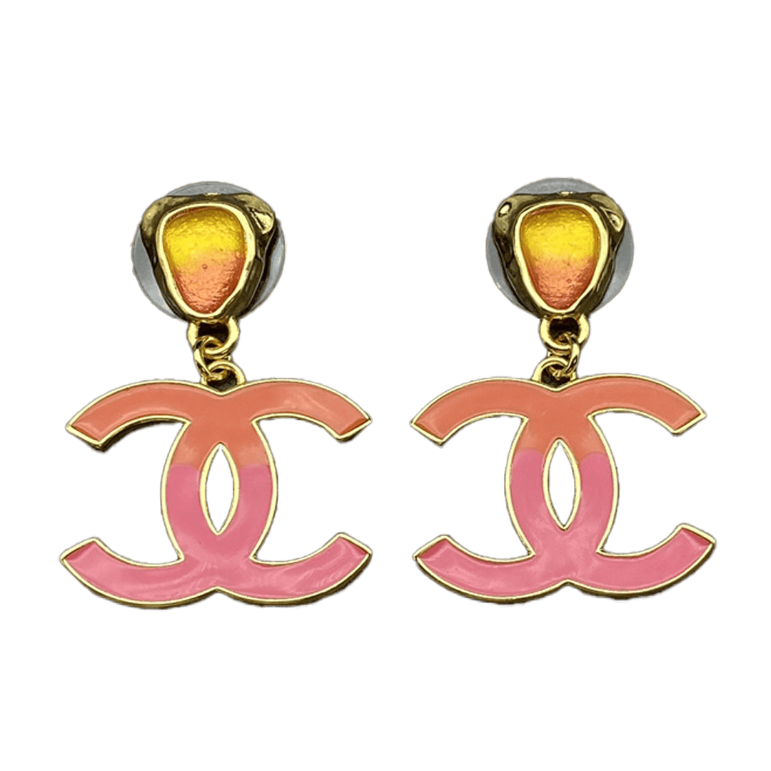 Chanel Classic Pink Dangle 18K Gold Earrings product image 1, provided for visual reference and product detail review