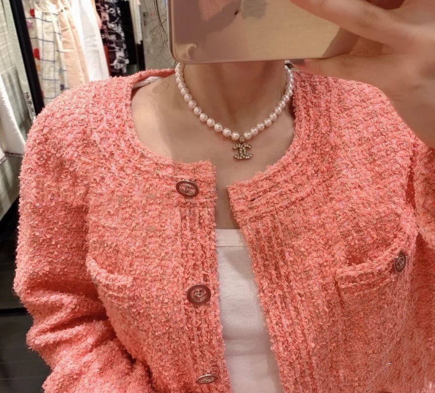 Chanel Diamonds Pearls 18K Gold Necklace product image 8, provided for visual reference and product detail review