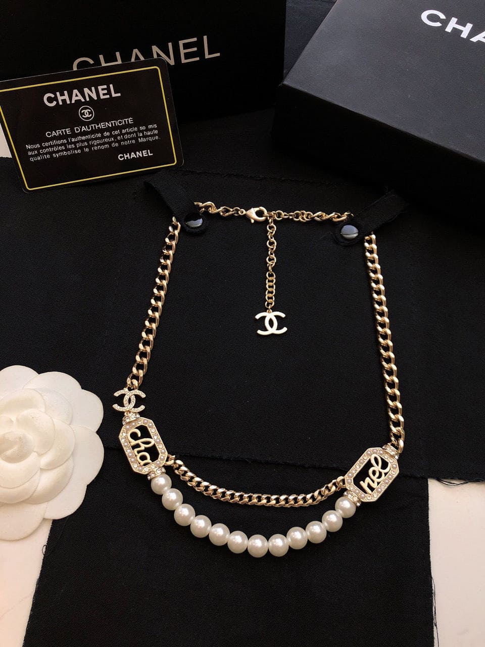 Chanel Diamonds 18K Gold Necklace product image 4, provided for visual reference and product detail review