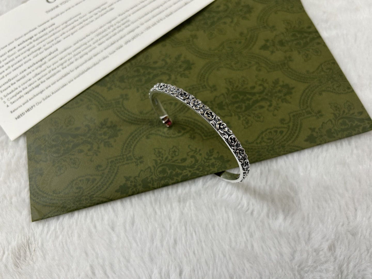 Double Gucci Interlocking Gucci Cuff With Flowers Bracelet product image 11, provided for visual reference and product