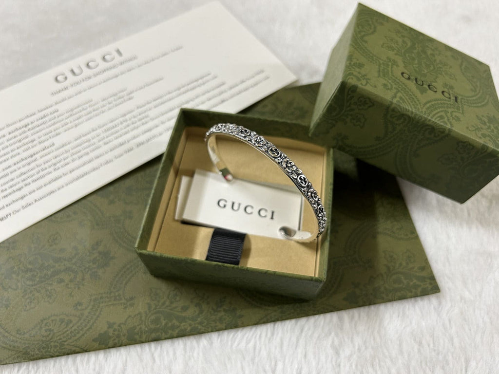 Double Gucci Interlocking Gucci Cuff With Flowers Bracelet product image 12, provided for visual reference and product