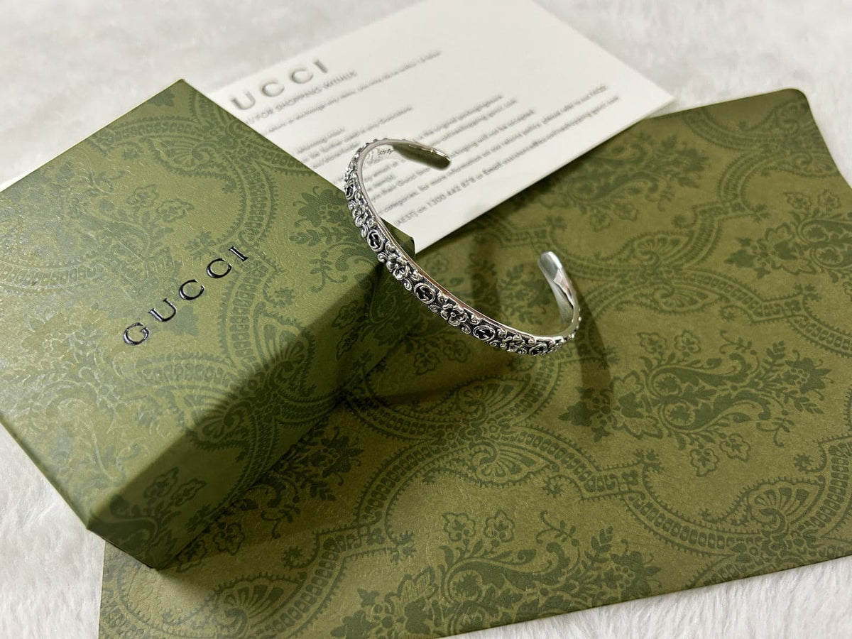 Double Gucci Interlocking Gucci Cuff With Flowers Bracelet product image 6, provided for visual reference and product detail