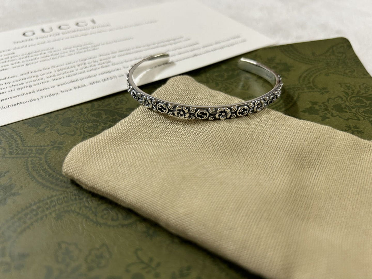 Double Gucci Interlocking Gucci Cuff With Flowers Bracelet product image 8, provided for visual reference and product detail