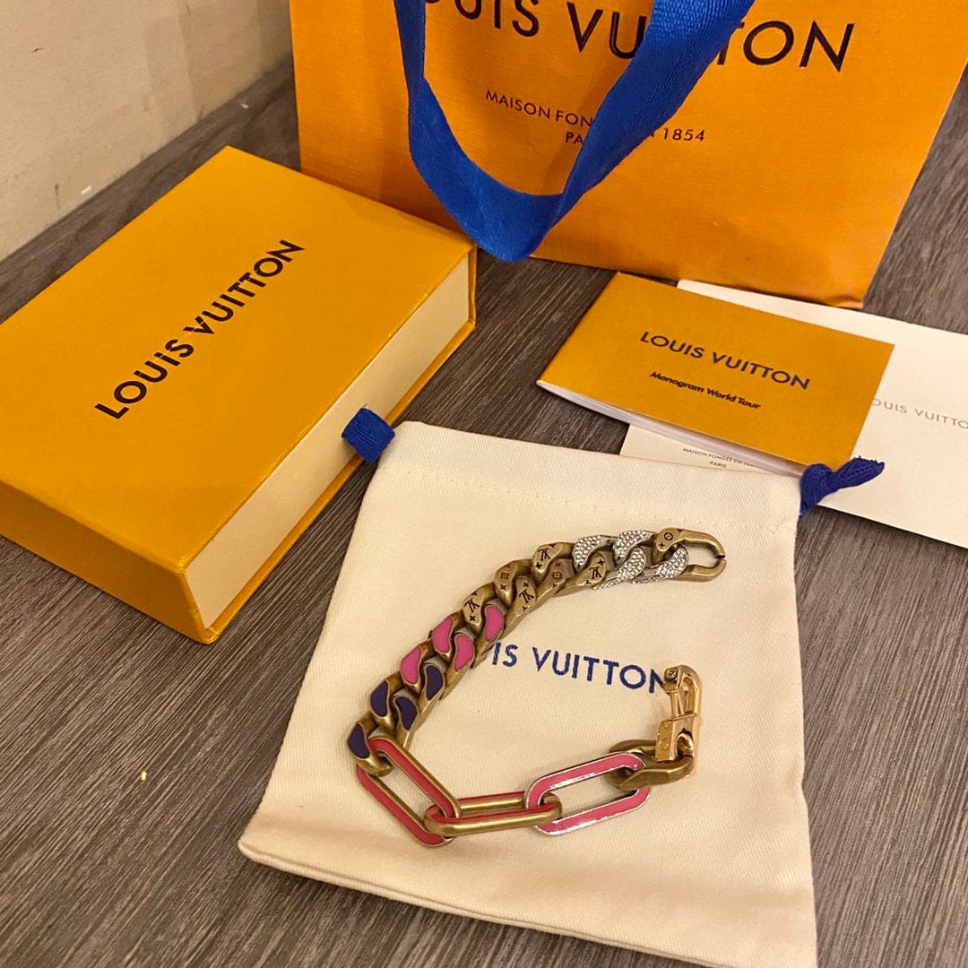 Louis Vuitton Mixed Chains 18K Gold Bracelet product image 8, provided for visual reference and product detail review