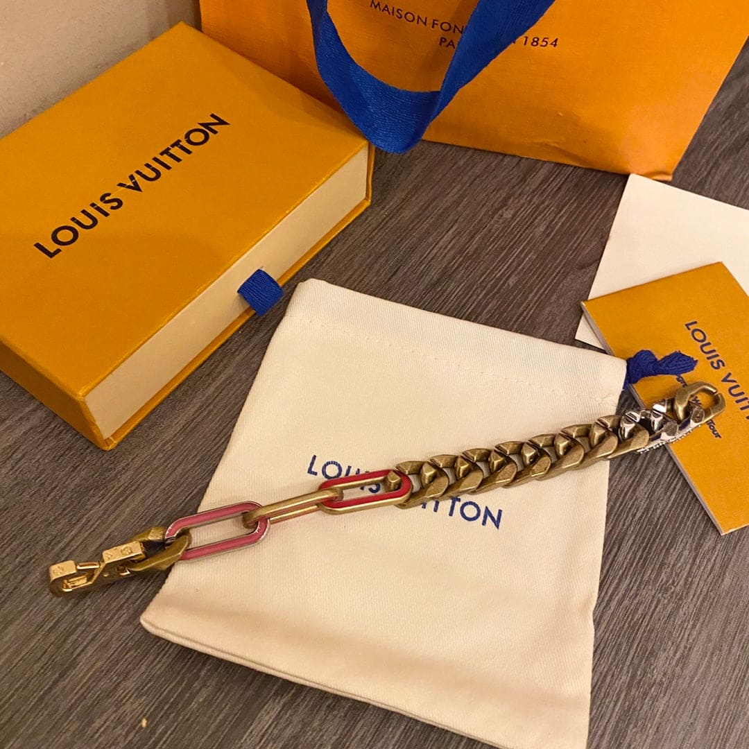 Louis Vuitton Mixed Chains 18K Gold Bracelet product image 9, provided for visual reference and product detail review