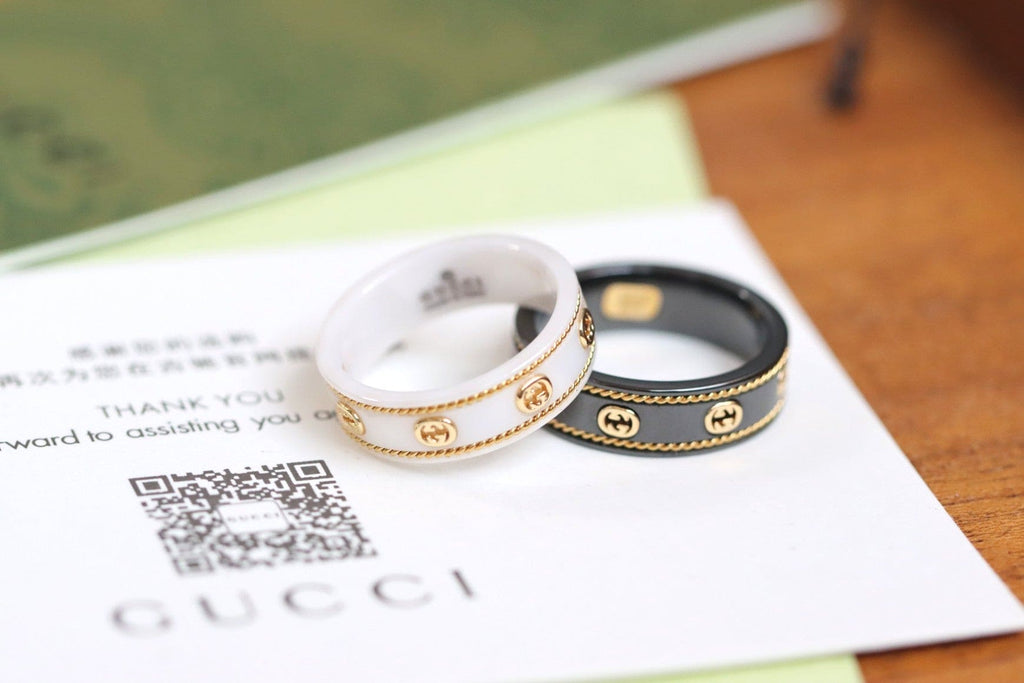 Gucci Double Interlocking Gucci Icon Black Corundum 18K Gold Ring product image 6, provided for visual reference and product