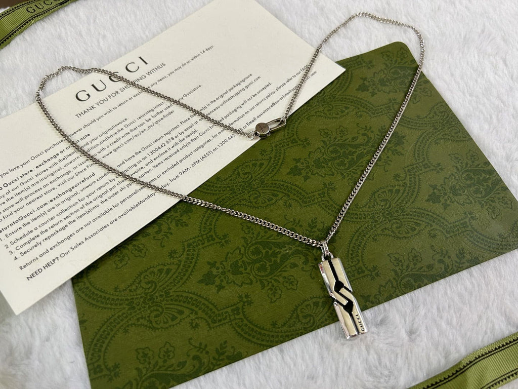 Double Gucci Knot Pendant Necklace product image 4, provided for visual reference and product detail review