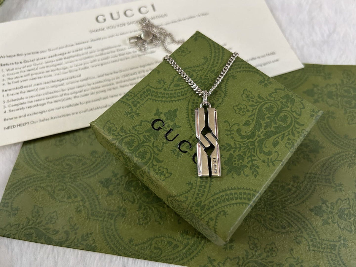 Double Gucci Knot Pendant Necklace product image 7, provided for visual reference and product detail review