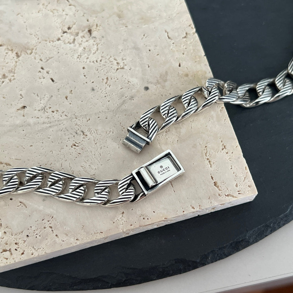 Double Gucci Logo Enamel Chain Necklace product image 9, provided for visual reference and product detail review