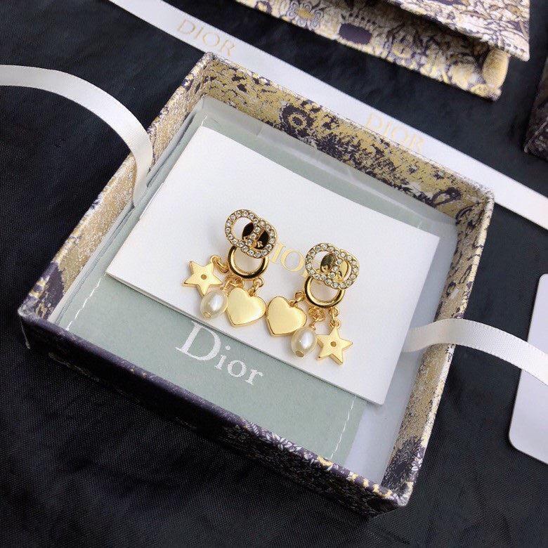 Dior Clair D Lune 18K Gold Earrings product image 2, provided for visual reference and product detail review