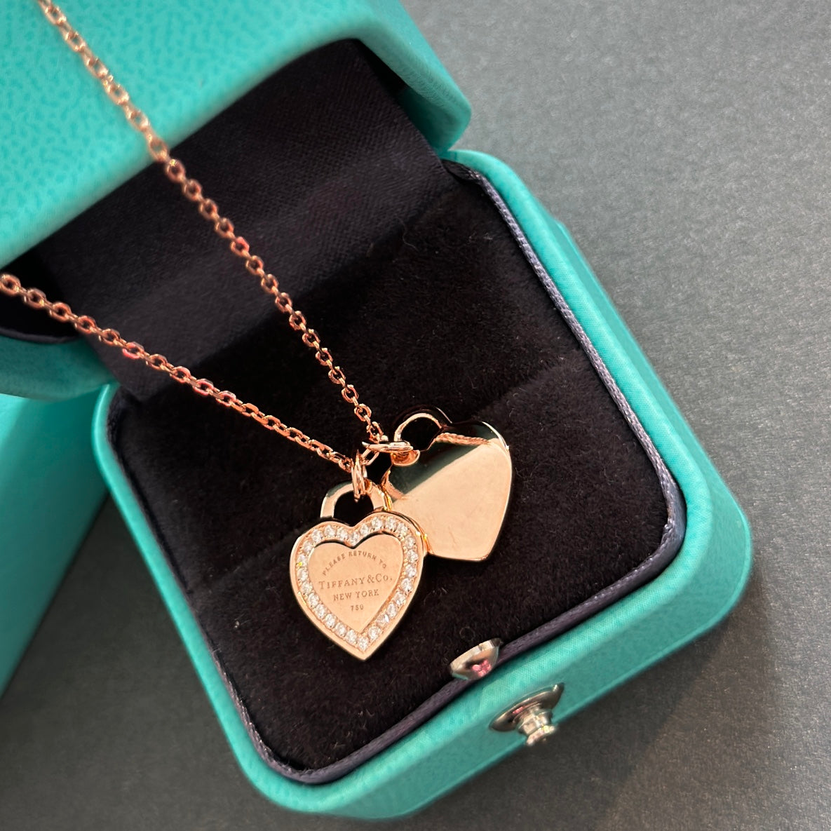 Tiffany Red Double Heart Diamond 18K Gold Necklace product image 4, provided for visual reference and product detail review