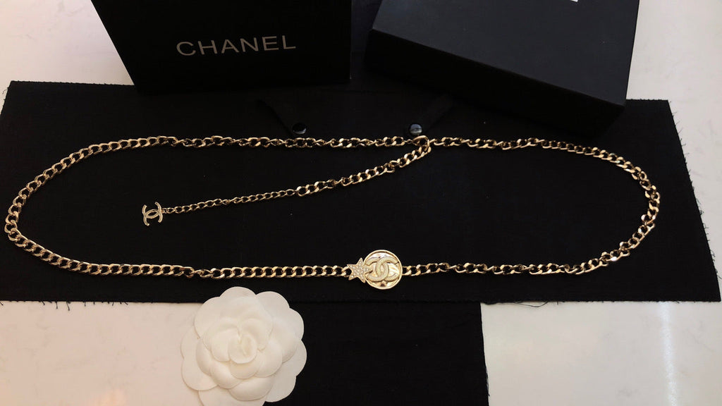 Chanel Rhinestone Star Chain 18K Gold Necklace product image 4, provided for visual reference and product detail review
