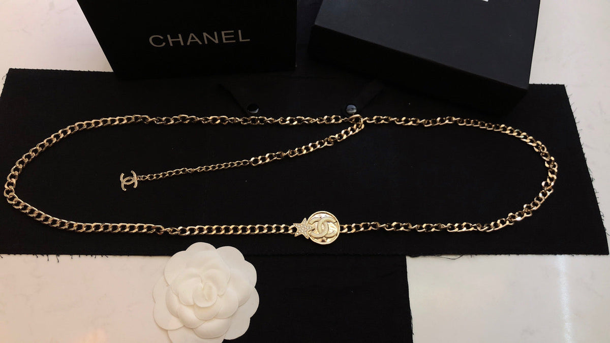 Chanel Rhinestone Star Chain 18K Gold Necklace product image 4, provided for visual reference and product detail review